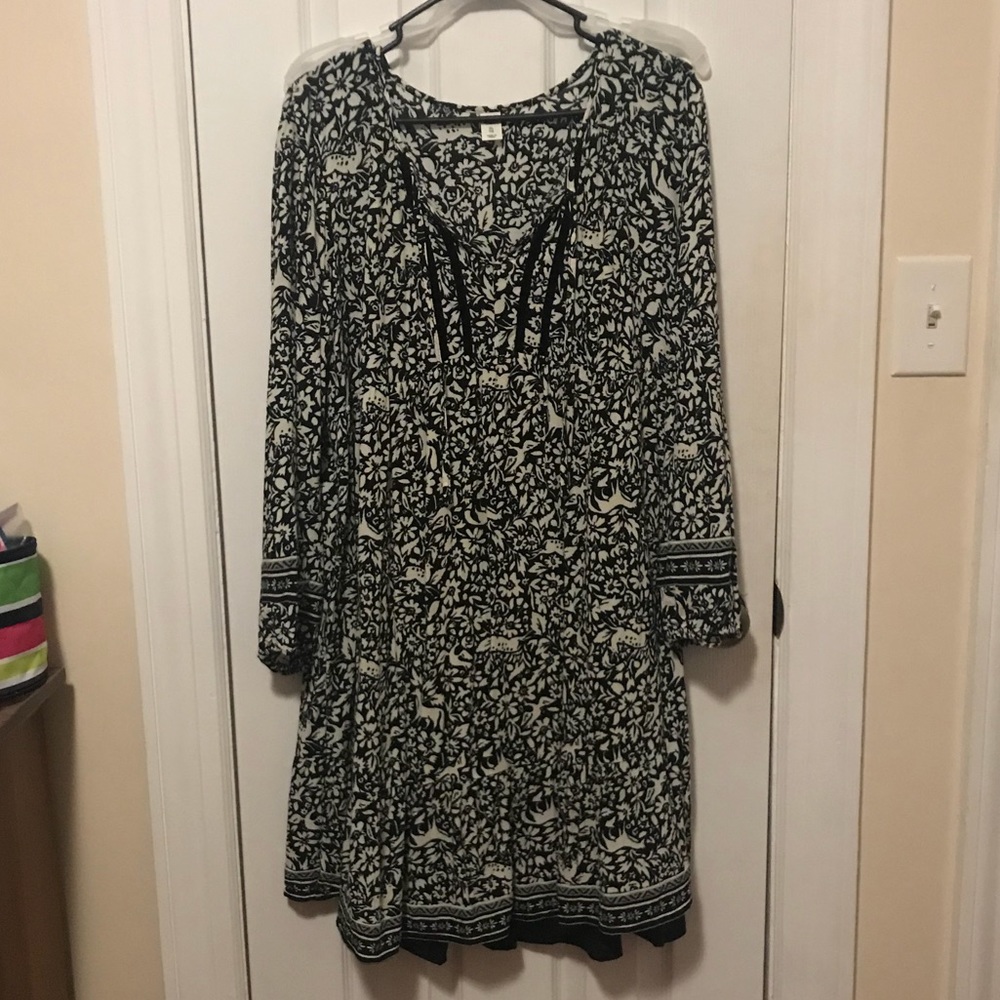 Old Navy Velvet Trim Dress